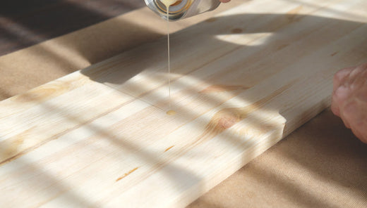 Oberflächenbehandlung mit Bio-Ölen: Holzpflege leicht gemacht