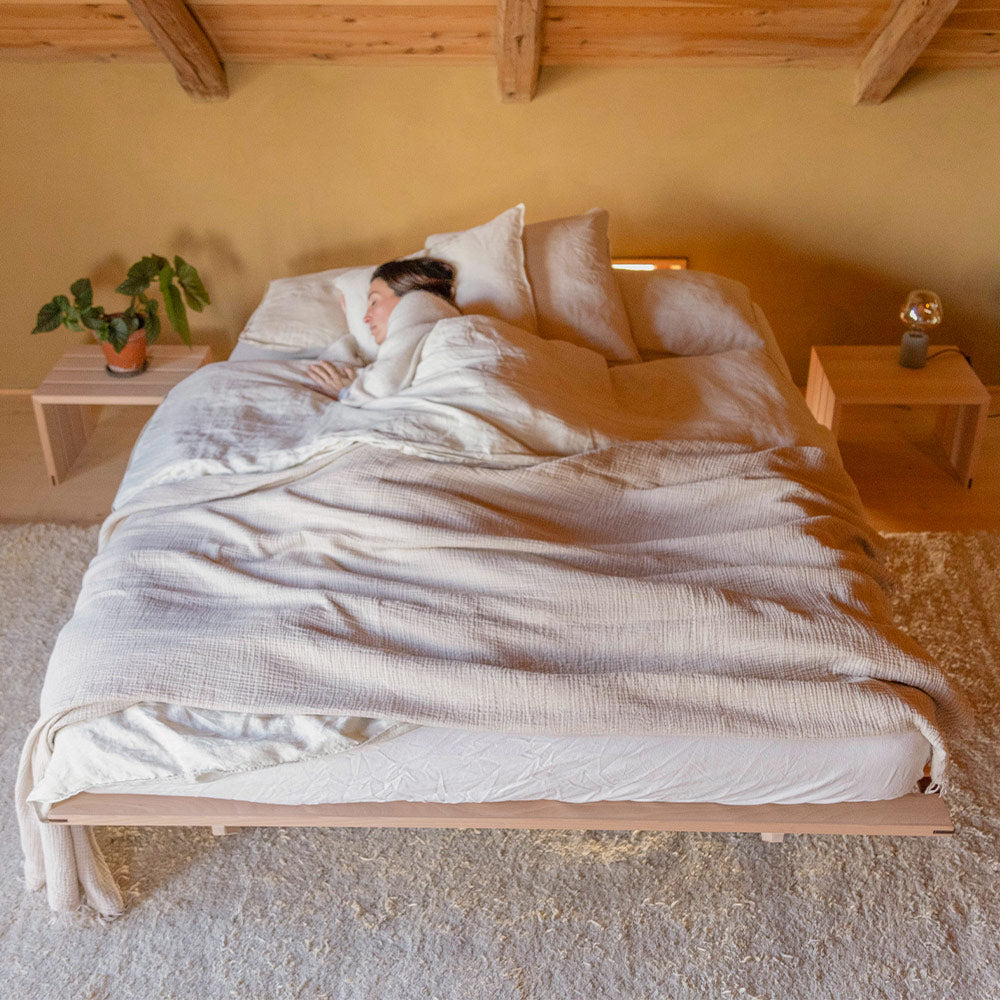 Massivholzbett NOOMY mit Unterbettkasten